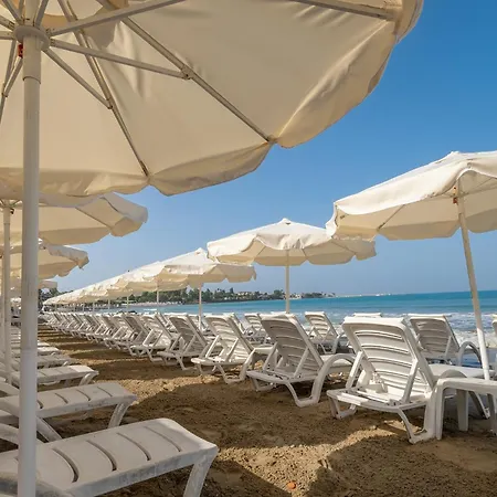 Tropic Club & - Отель 3*
