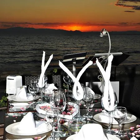 Tropic Club Hotell 3*